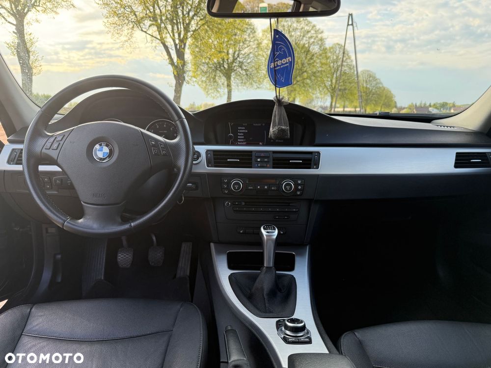 BMW Seria 3 325i xDrive - 6