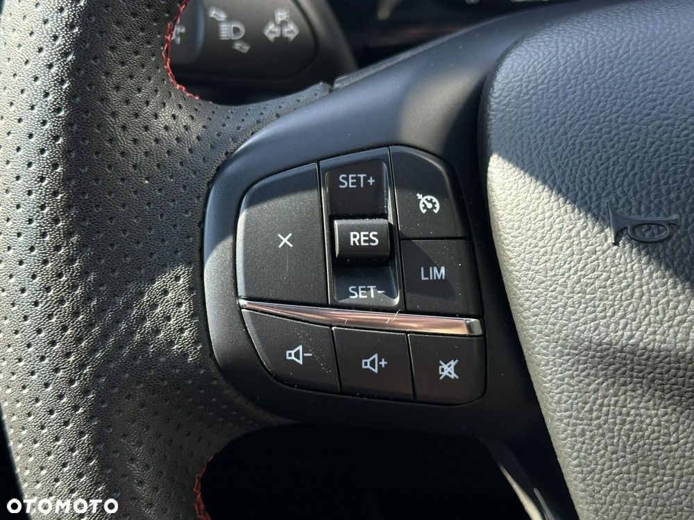 Ford Kuga 2.5 Duratec PHEV ST-LINE X - 24