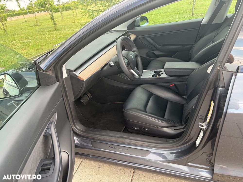 Tesla Model 3 - 7