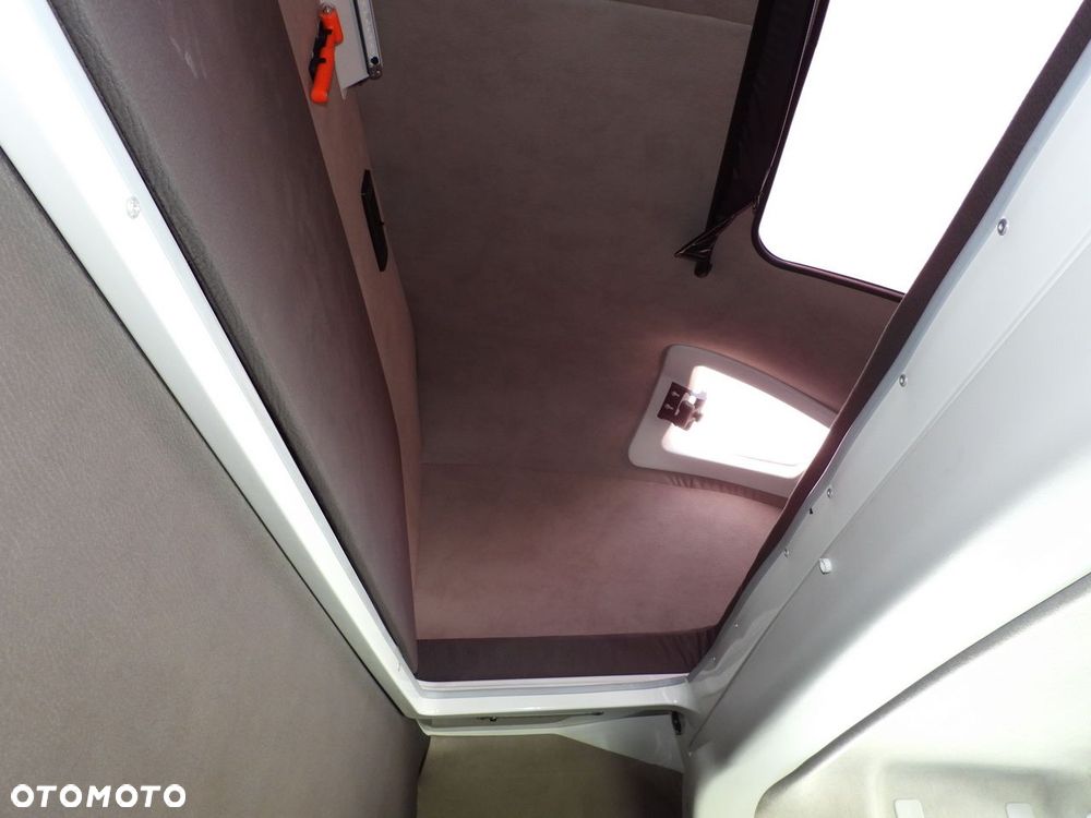 Iveco DAILY 35S18 PLANDEKA WINDA 8 PALET TEMPOMAT KLIMATYZACJA  180KM - 40