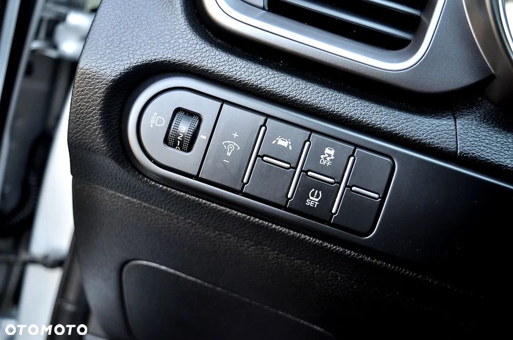 Kia XCeed 1.6 CRDi SCR L Business Line - 28