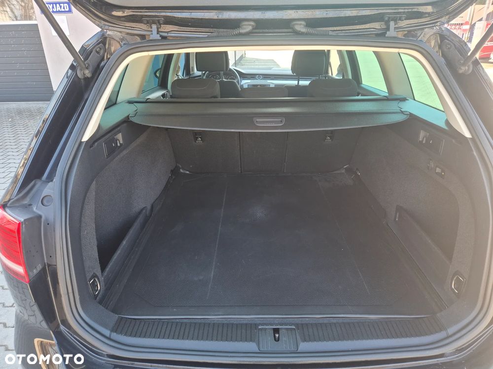 Volkswagen Passat 2.0 TDI (BlueMotion Technology) Comfortline - 32