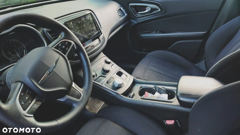 Chrysler 200 - 2