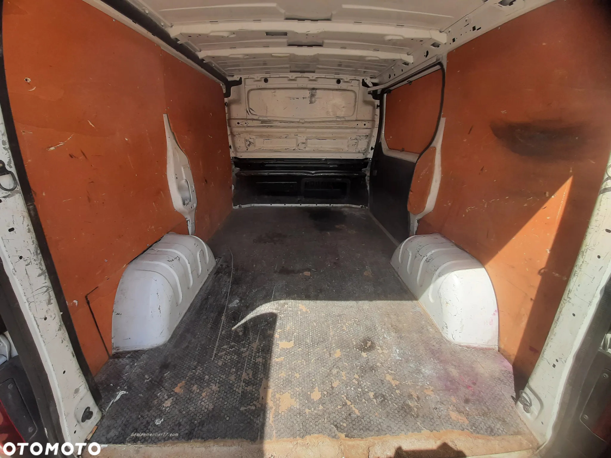 Renault Trafic - 16
