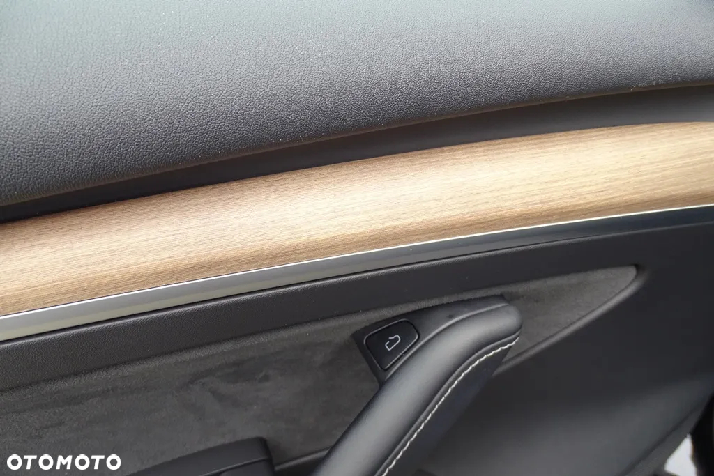 Tesla Model 3 Langstreckenbatterie Allradantrieb Dual Motor - 24
