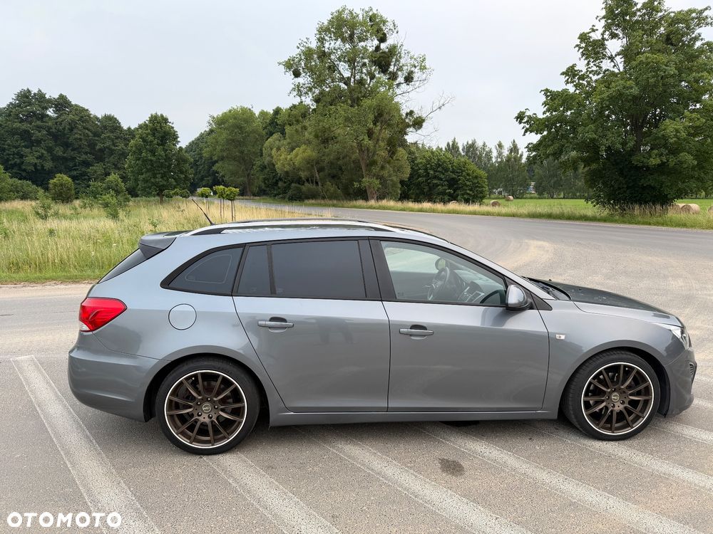 Chevrolet Cruze 1.7 LT - 18