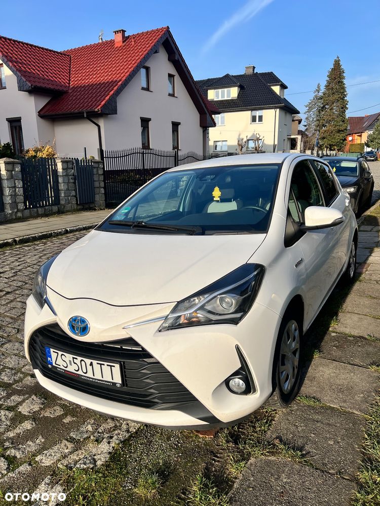 Toyota Yaris Hybrid 100 Active EU6 - 1