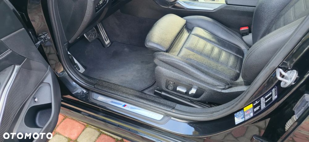 BMW Seria 3 330e M Sport - 15
