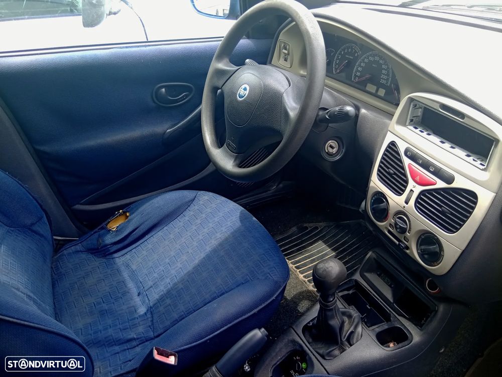 Fiat Palio Weekend 16V - 4