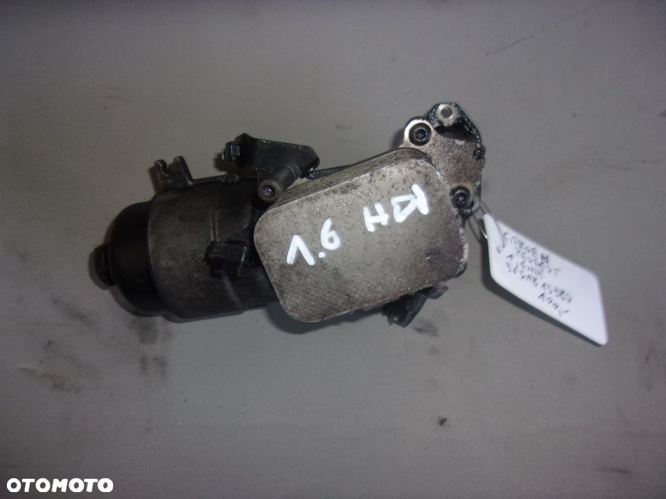 PODSTAWA FILTRA OLEJOWEGO CITROEN PEUGEOT 1.6 HDI - 1