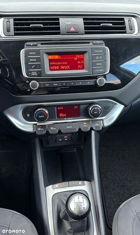 Kia Rio 1.2 Dream Team Edition - 6