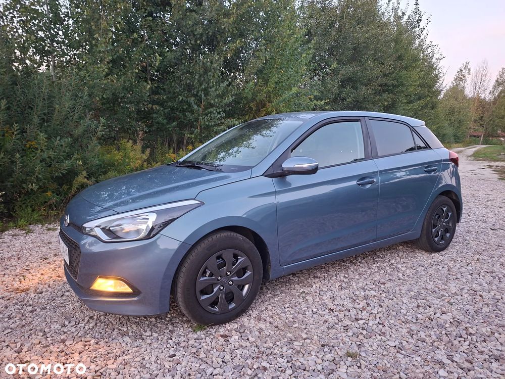 Hyundai i20 blue 1.2 Trend - 8