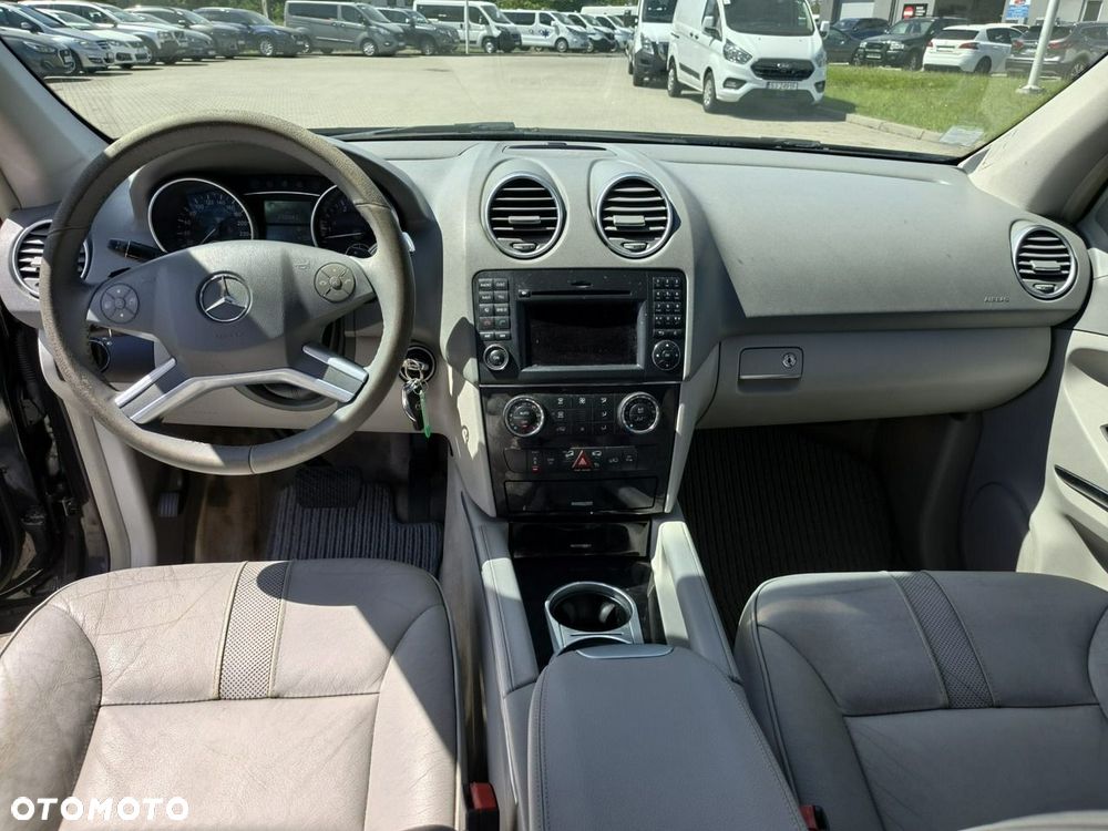 Mercedes-Benz ML - 12