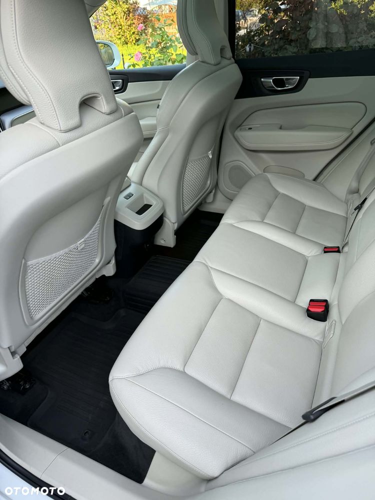 Volvo XC 60 - 4