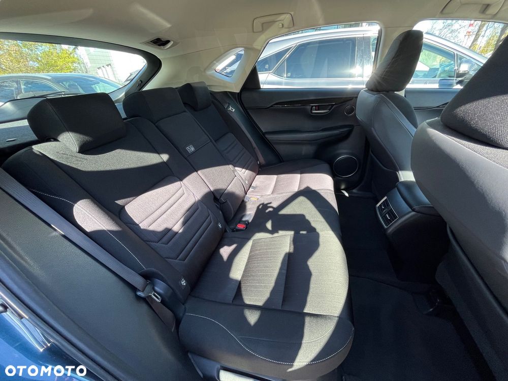 Lexus NX 300h Elite 2WD - 10