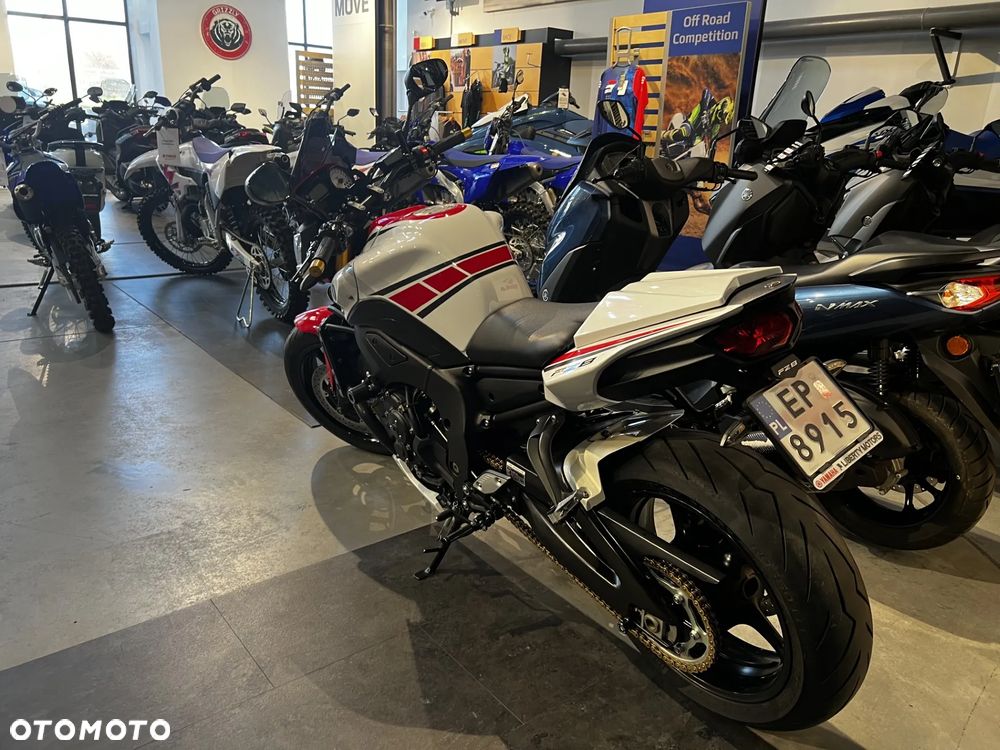 Yamaha FZ8 - 5