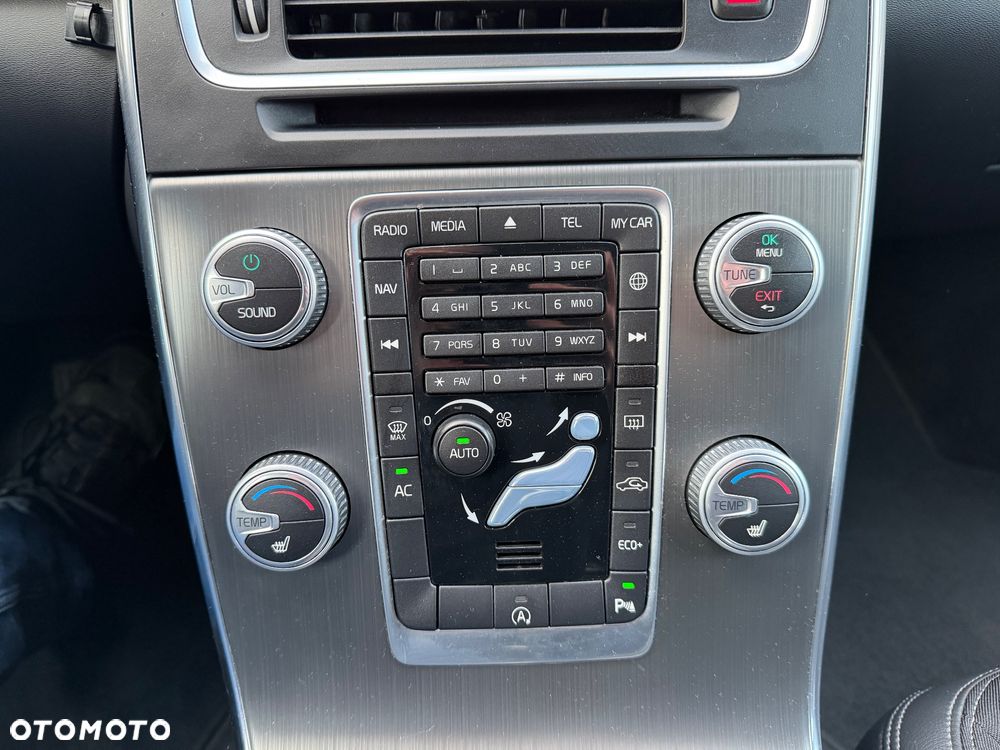 Volvo V60 Cross Country D3 Drive-E Momentum - 22