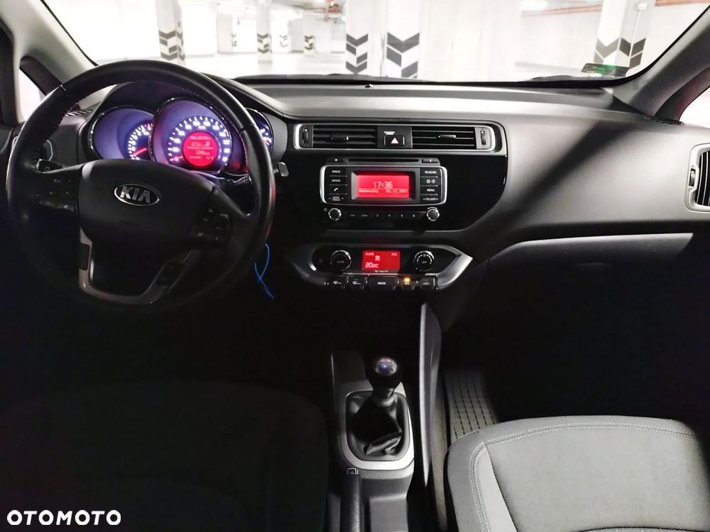 Kia Rio - 5
