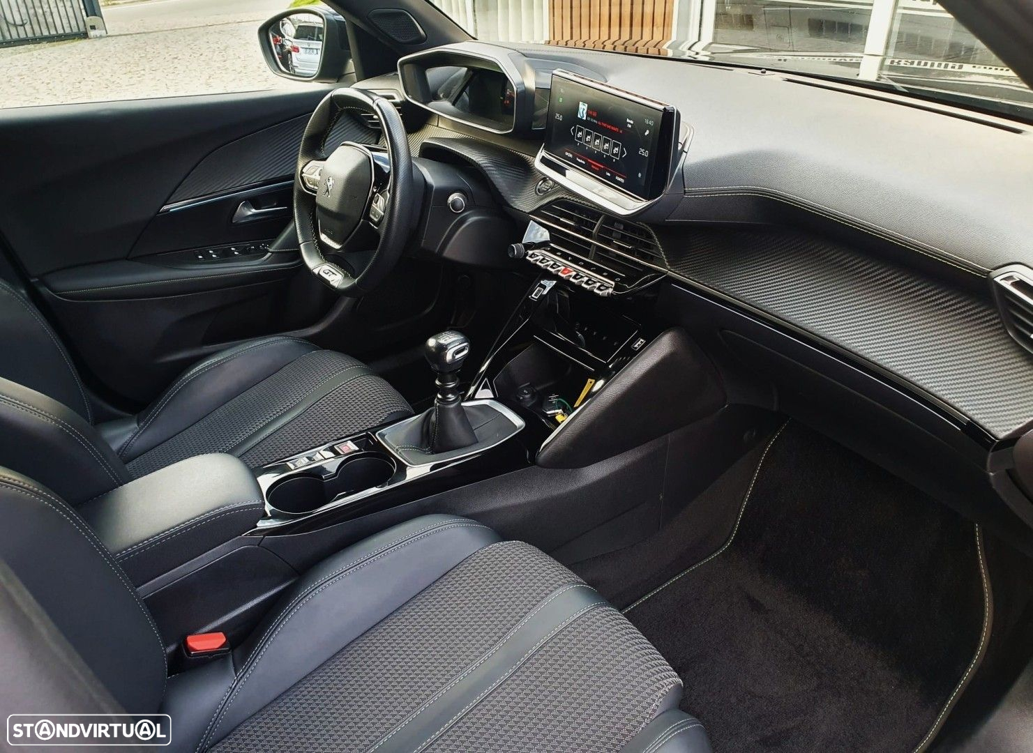 Peugeot 2008 1.2 PureTech GT - 17