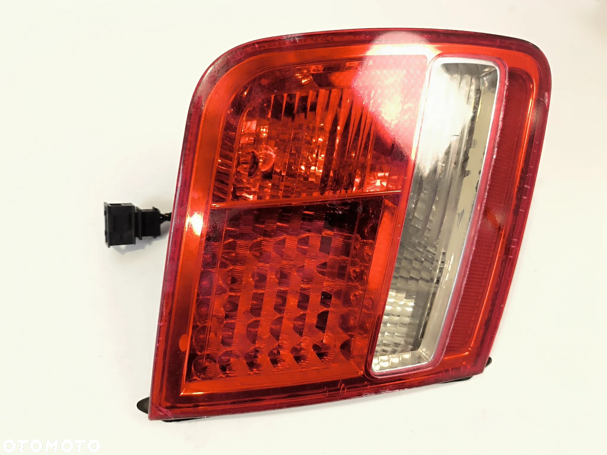 Lampa lewa tył w klapę Audi A8 d3 przed lift 4e0945093g - 11