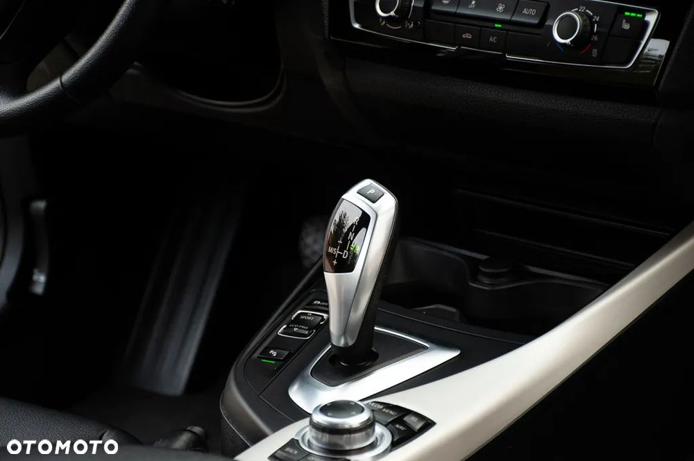 BMW Seria 1 118d Sport - 22