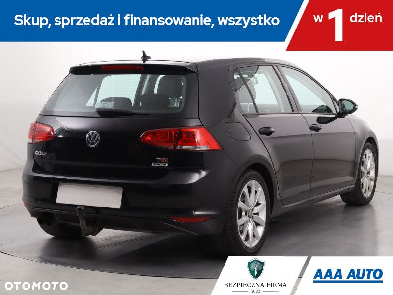 Volkswagen Golf - 6