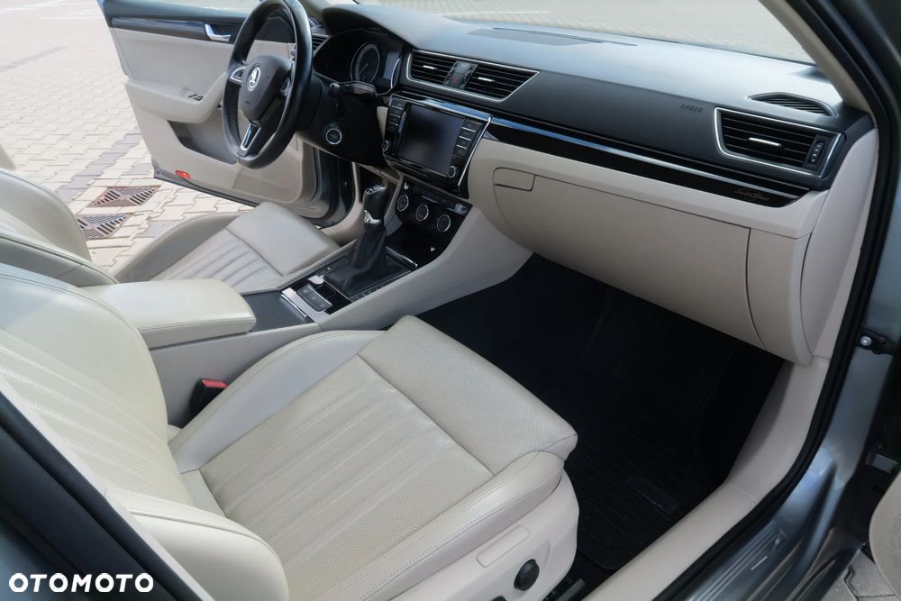 Skoda Superb 2.0 TDI L&K - 16