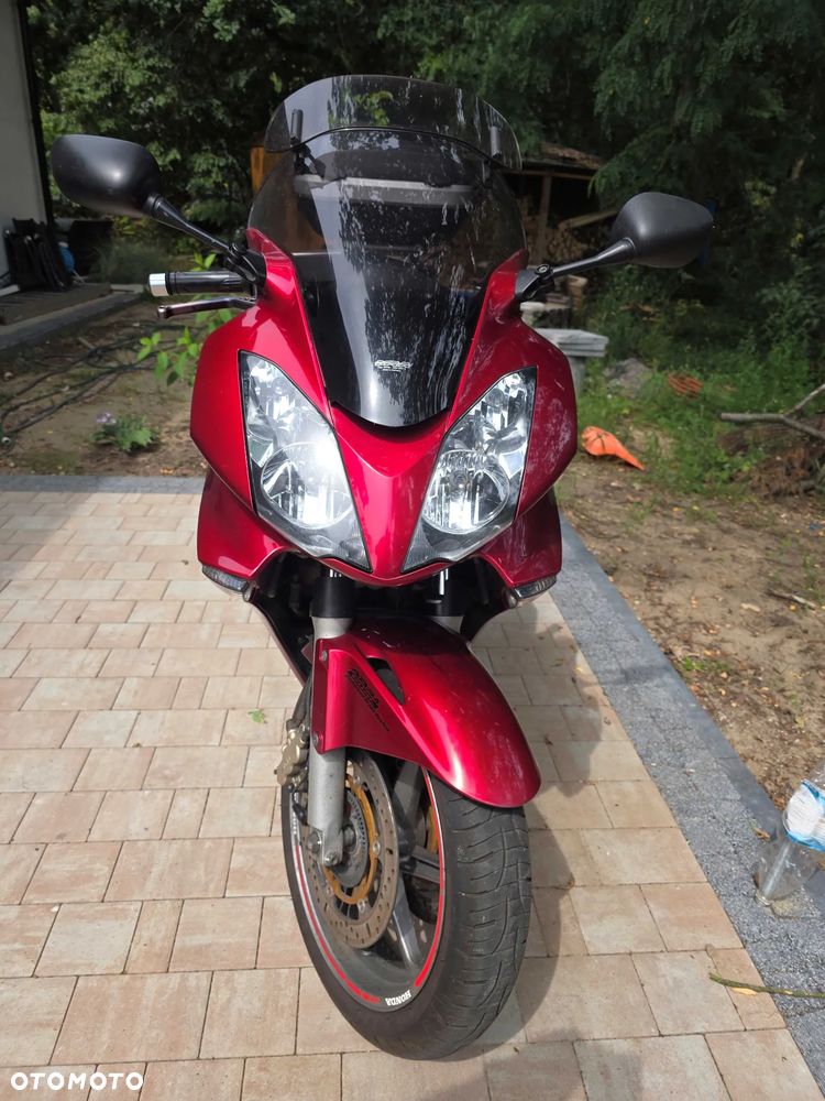 Honda VFR - 2