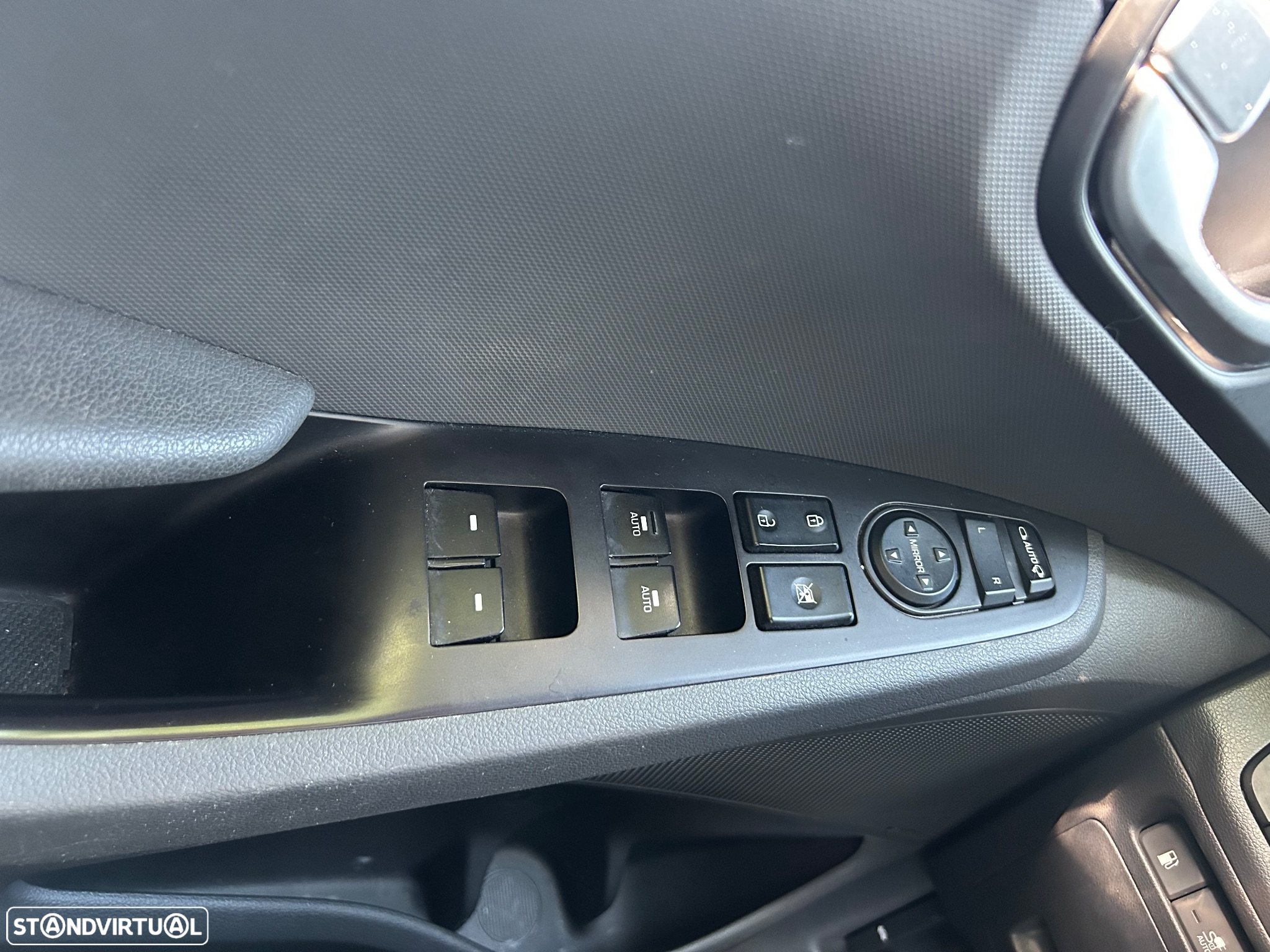 Hyundai Ioniq 1.6 GDI HEV Hybrid Tech - 6