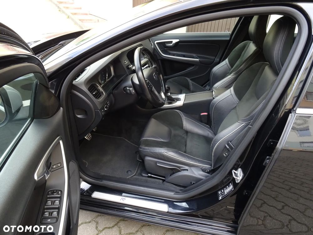 Volvo V60 D2 R-Design Momentum - 6