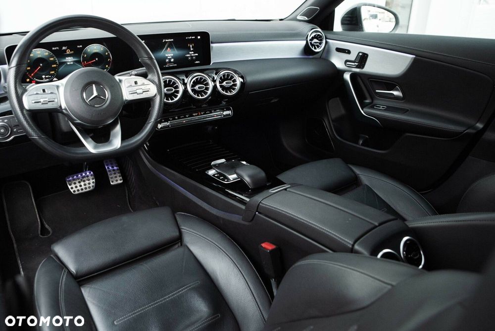 Mercedes-Benz CLA 200 AMG Line 7G-DCT - 25