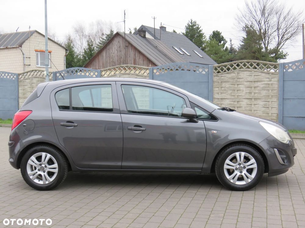Opel Corsa 1.2 16V Cosmo - 12