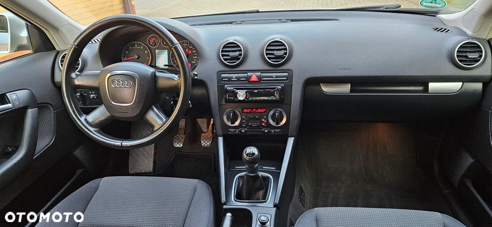Audi A3 Sportback 1.6 Attraction - 10