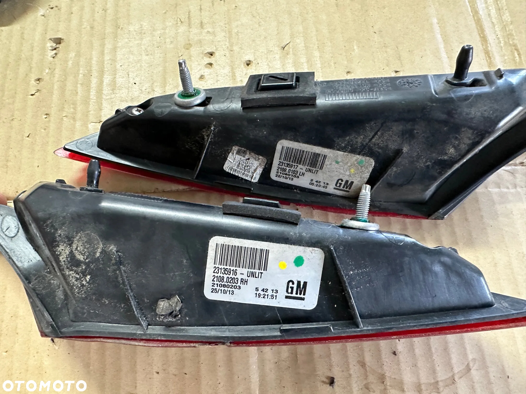 OPEL INSIGNIA HB LIFT LAMPA W KLAPĘ PRAWA LEWA - 2
