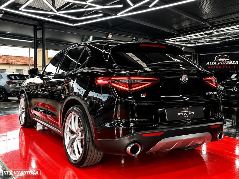 Alfa Romeo Stelvio - 5