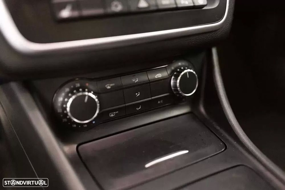 Mercedes-Benz CLA 220 - 13