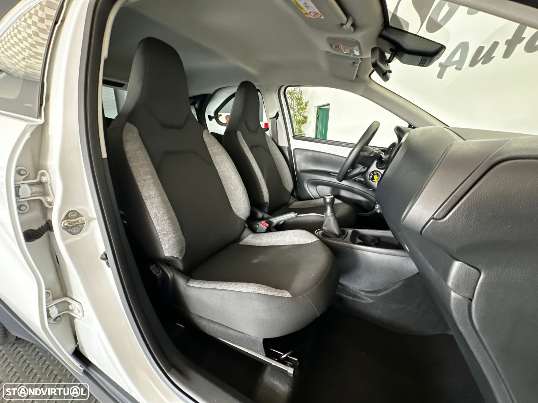 Toyota Aygo X 1.0 Limited - 27