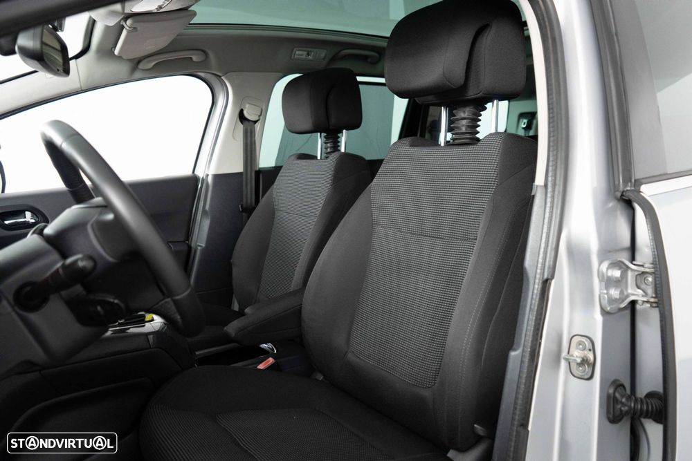 Peugeot 5008 - 8