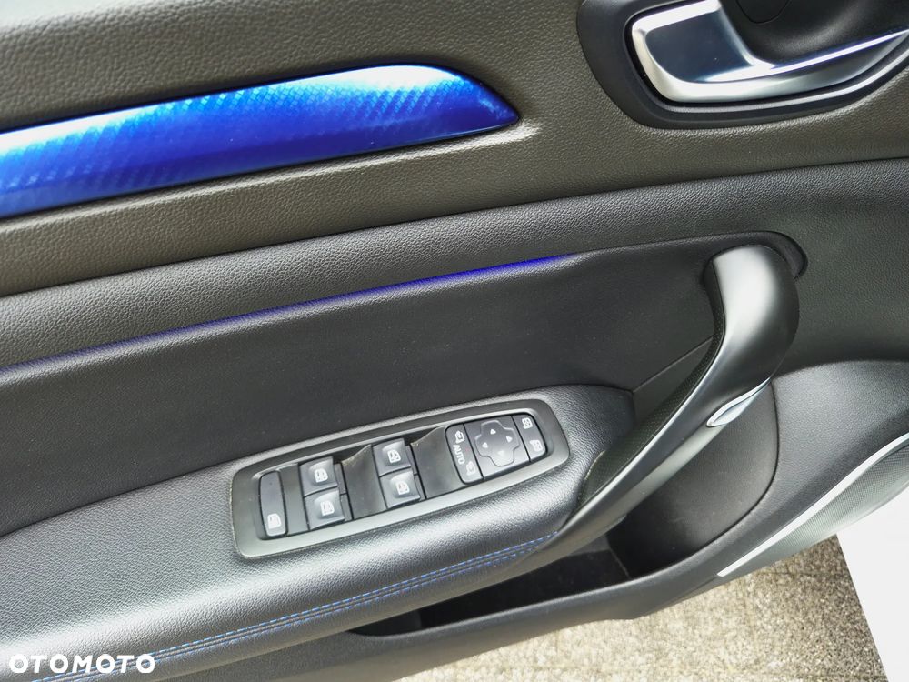 Renault Megane 1.6 TCe GT EDC - 25