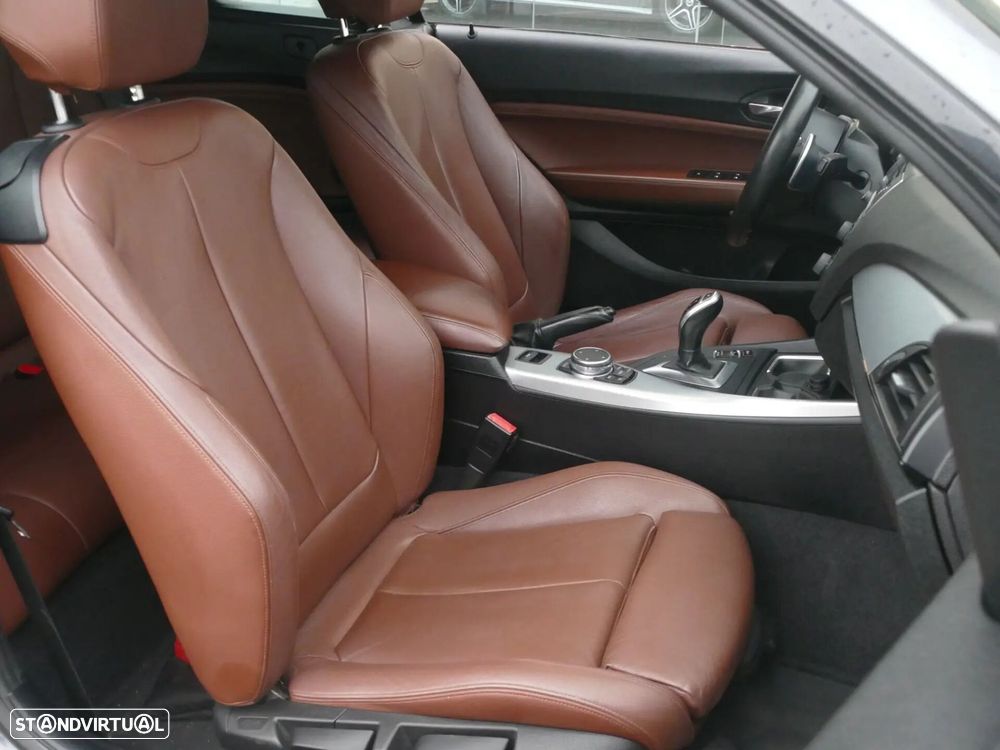BMW 220 d Cabrio Pack M Auto - 27