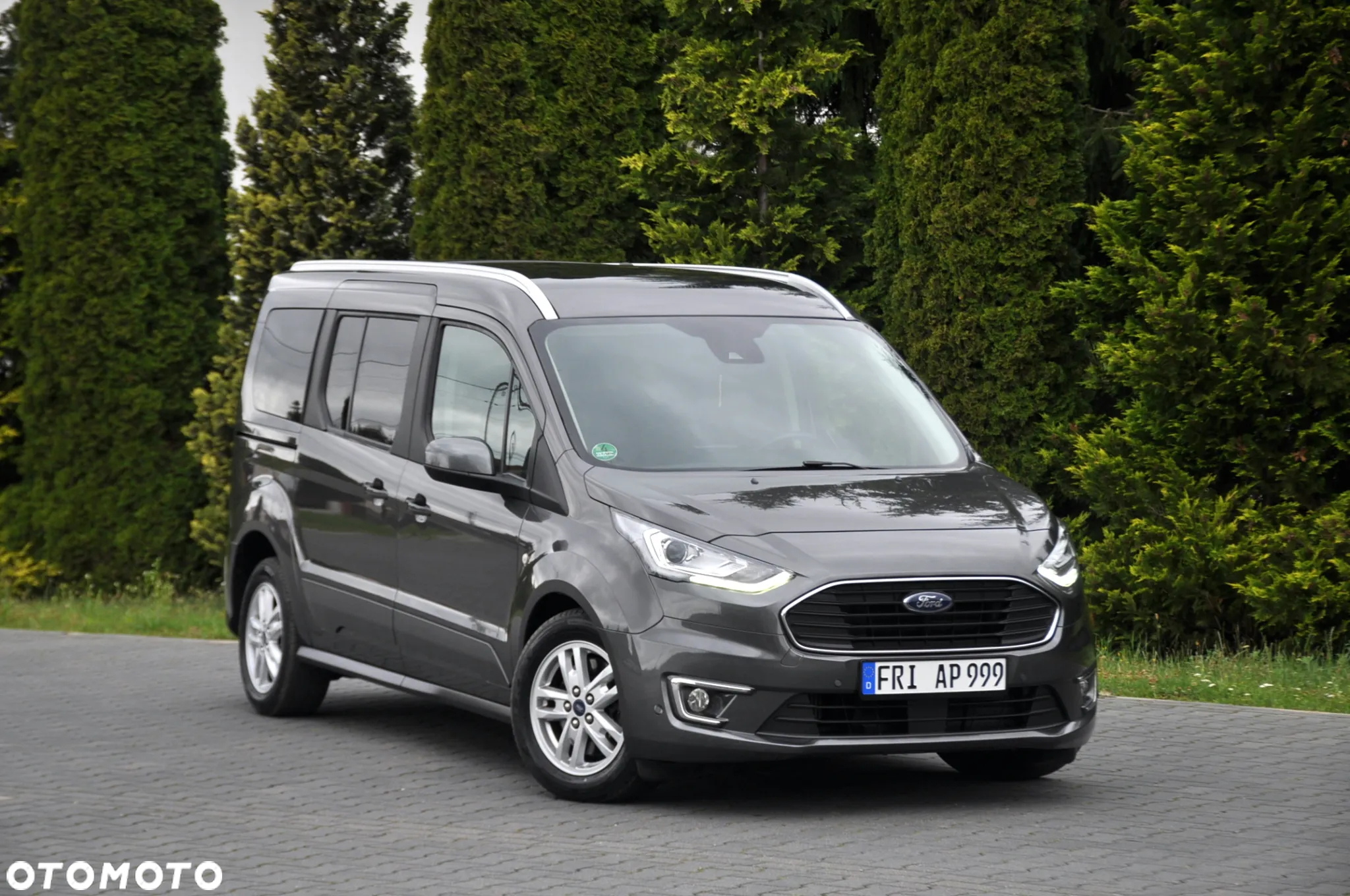 Ford Tourneo Connect 1.5 TDCi Start-Stop Titanium - 2