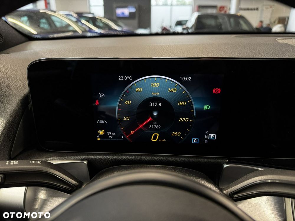 Mercedes-Benz GLB - 21