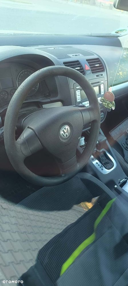Volkswagen Jetta - 4