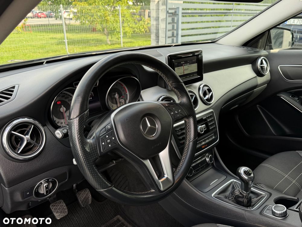 Mercedes-Benz GLA 200 - 16