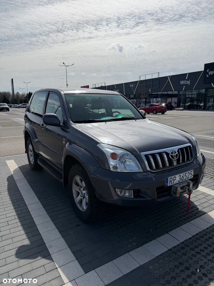 Toyota Land Cruiser - 1