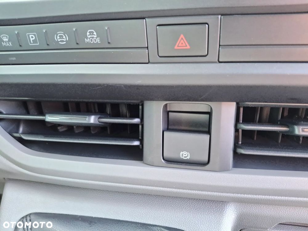Volkswagen Caravelle - 17
