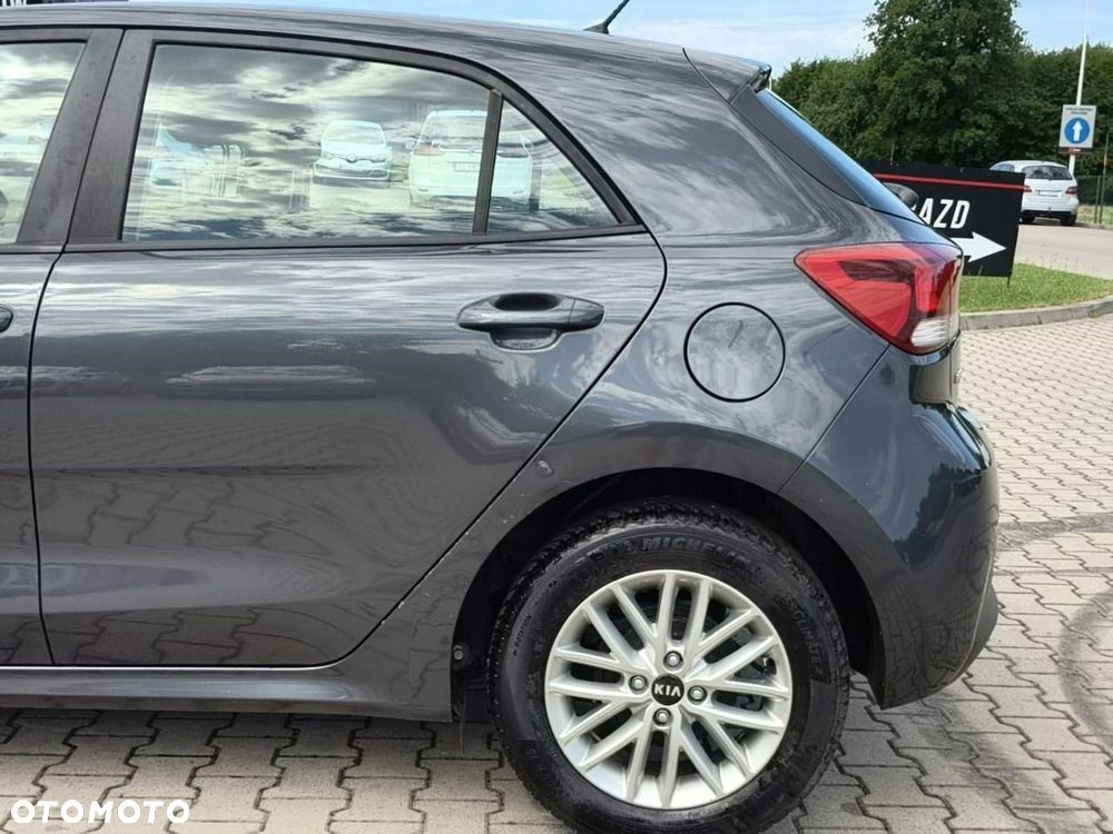 Kia Rio - 28