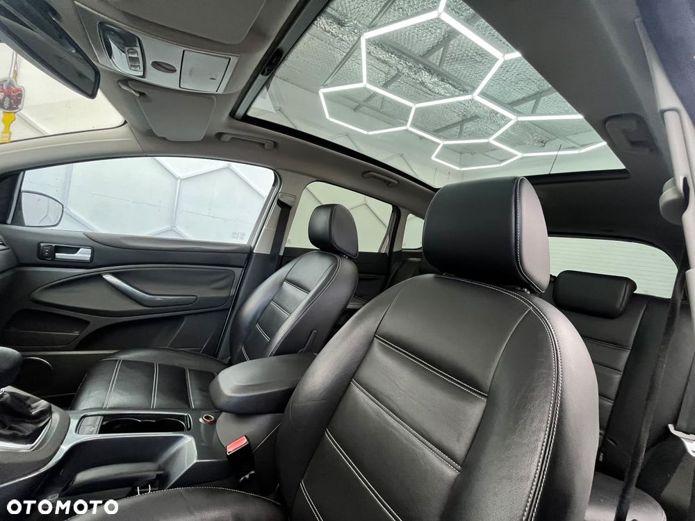 Ford Kuga 2.0 TDCi Titanium - 34