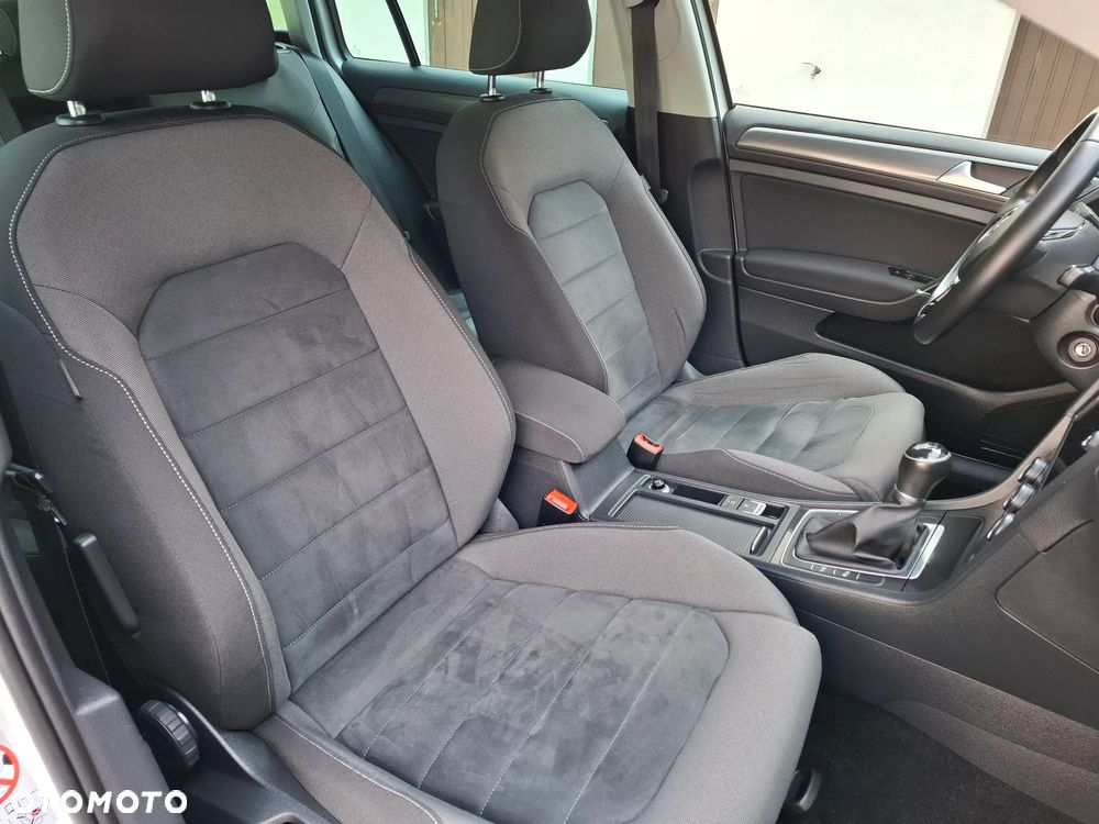 Volkswagen Golf - 20