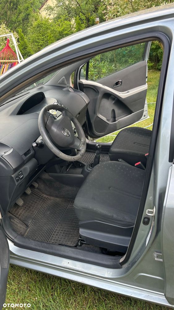 Toyota Yaris - 8